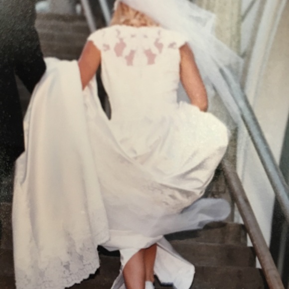 Dresses & Skirts - Wedding gown